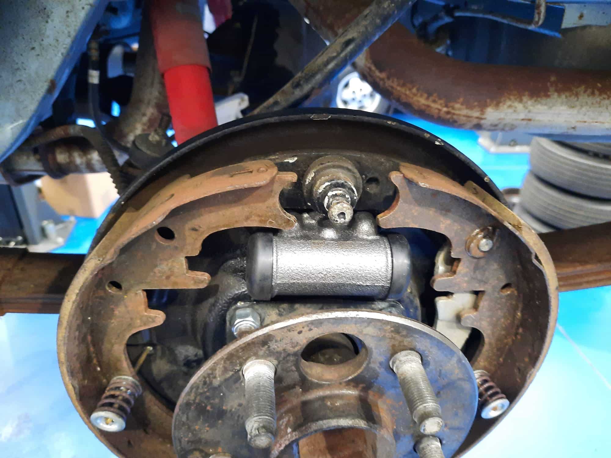 111021 1967 Ford Mustang Rear Axle Seals Brake Cylinders 3 1
