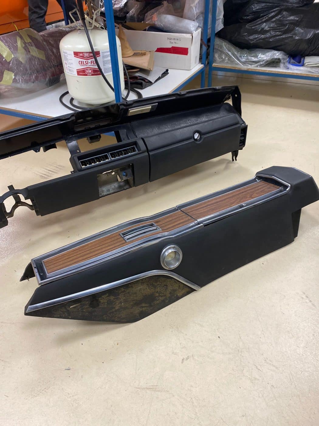 131021 1970 Dodge Charger Dash and Console Clean 1