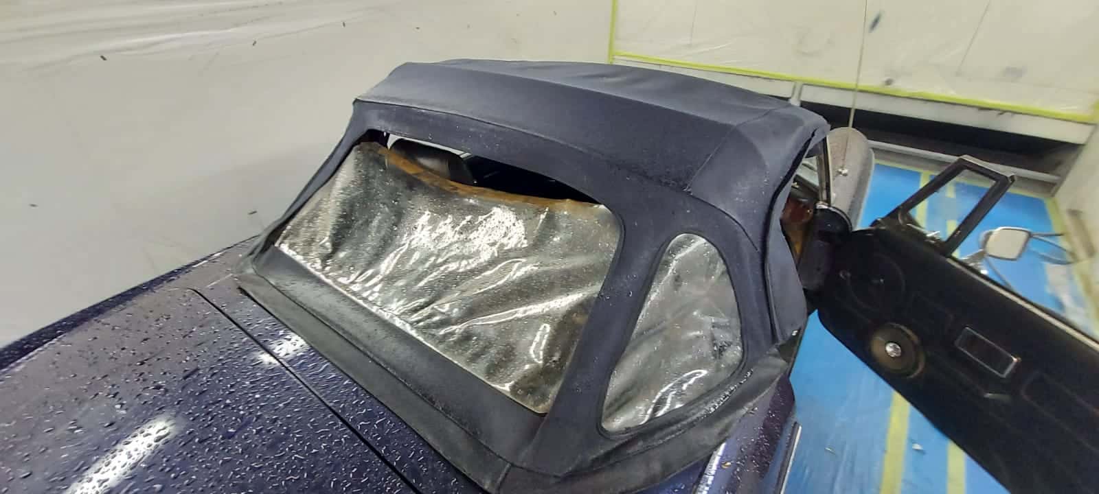 141021 1977 MGB Roadster paintbooth 4 1