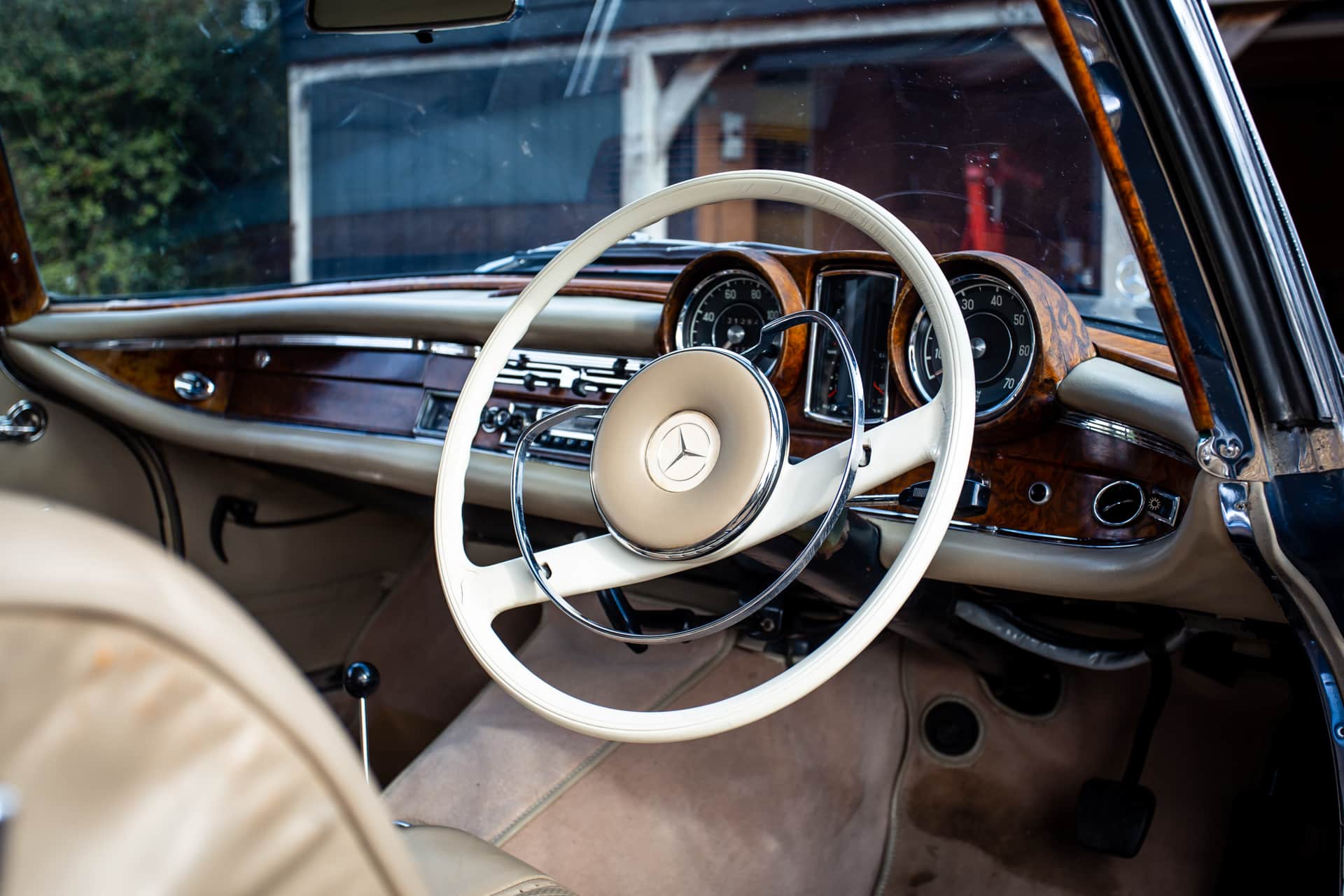 1969 Mercedes 250 SE Automatic 02 1