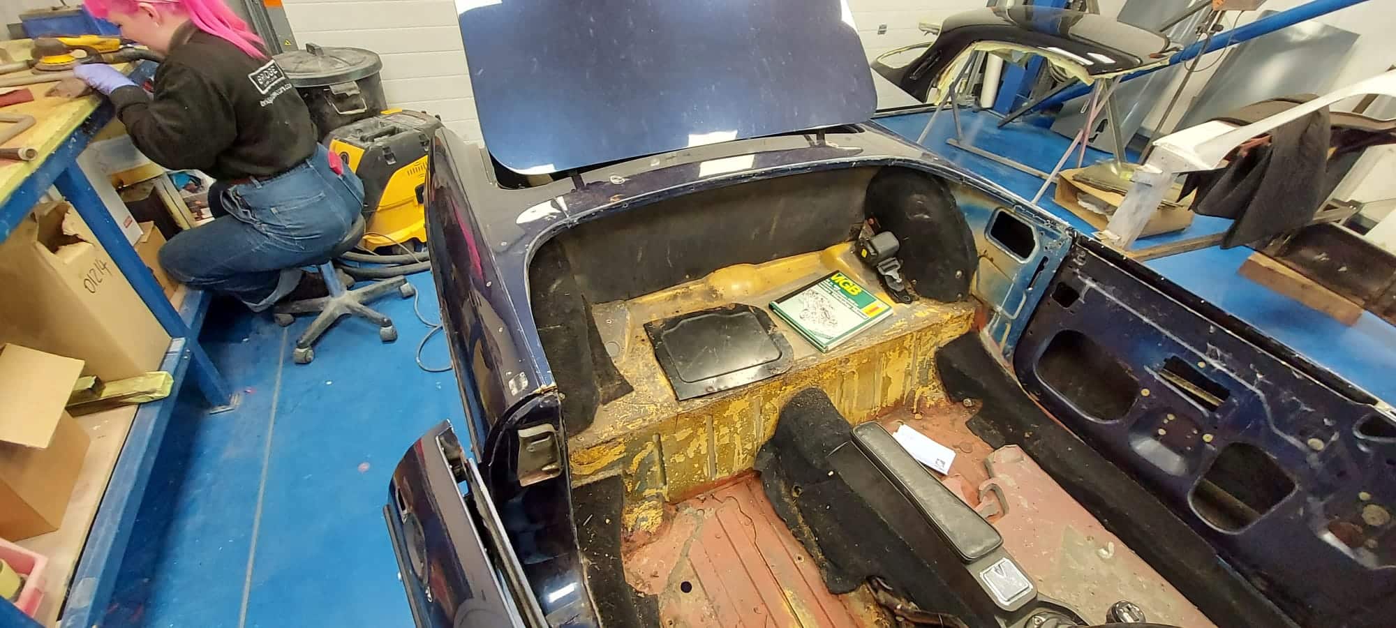 201021 1977 MGB Roadster Stripdown 23 1