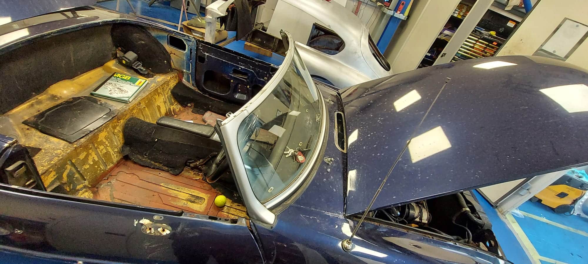 201021 1977 MGB Roadster Stripdown 24 1