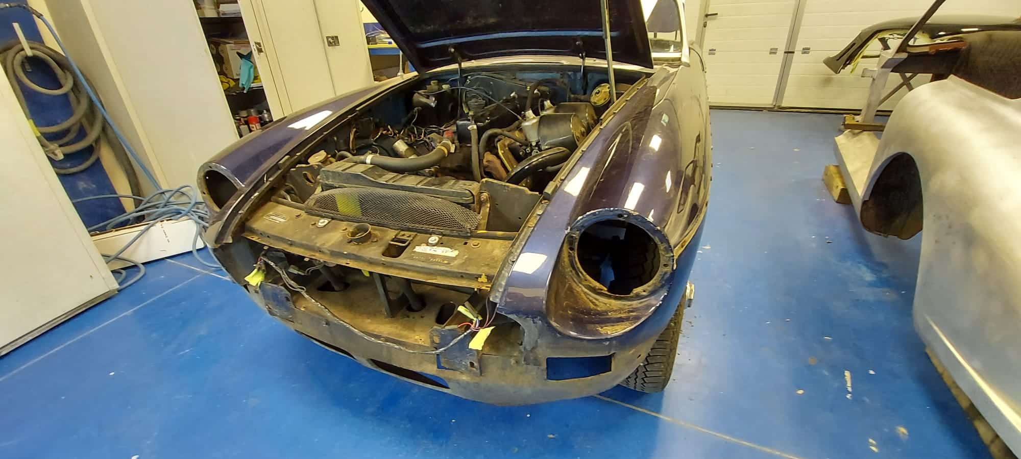 201021 1977 MGB Roadster Stripdown 26 1