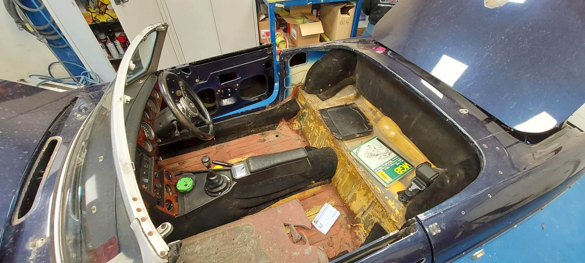 201021 1977 MGB Roadster Stripdown 27 1
