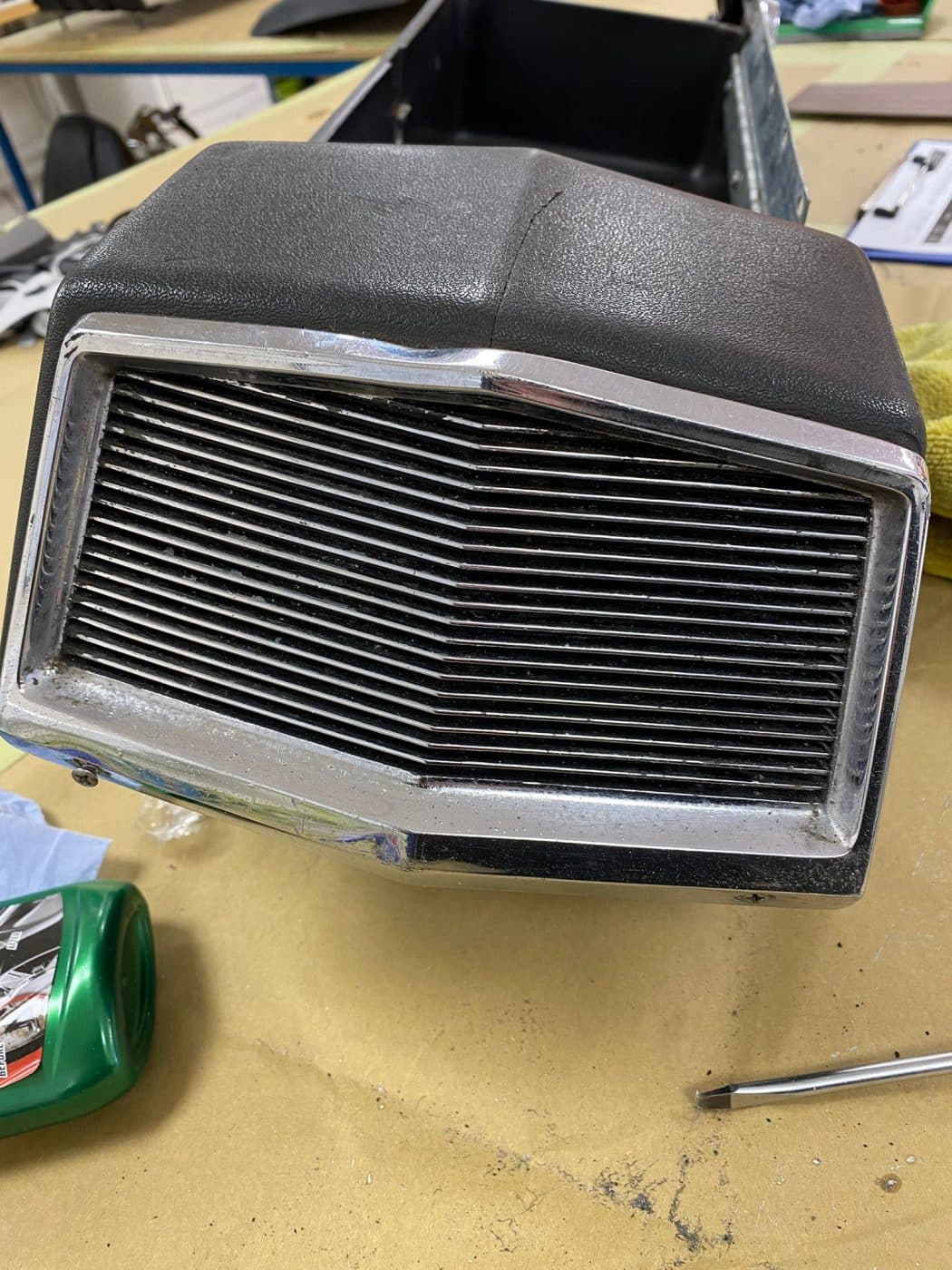 291021 1970 Dodge Charger Centre Console Refrurb 14 1