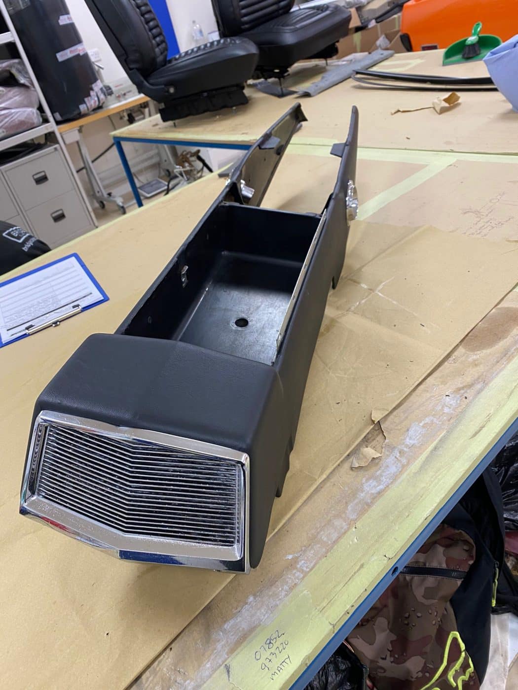 291021 1970 Dodge Charger Centre Console Refrurb 6 1