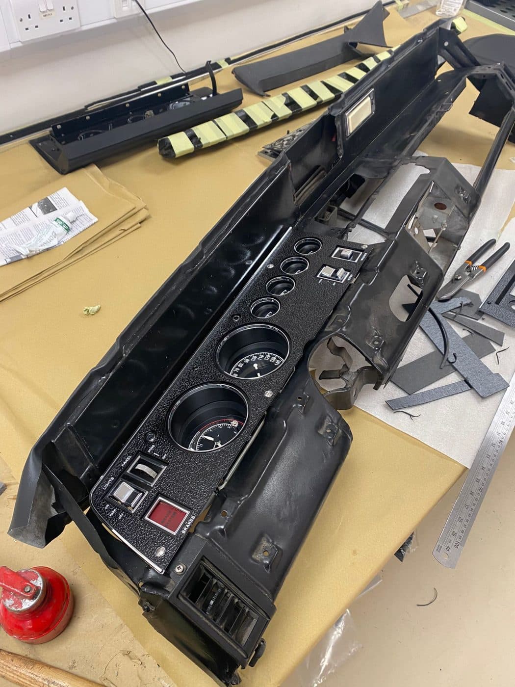 291021 1970 Dodge Charger Dash Recover and Gauge install 8 1