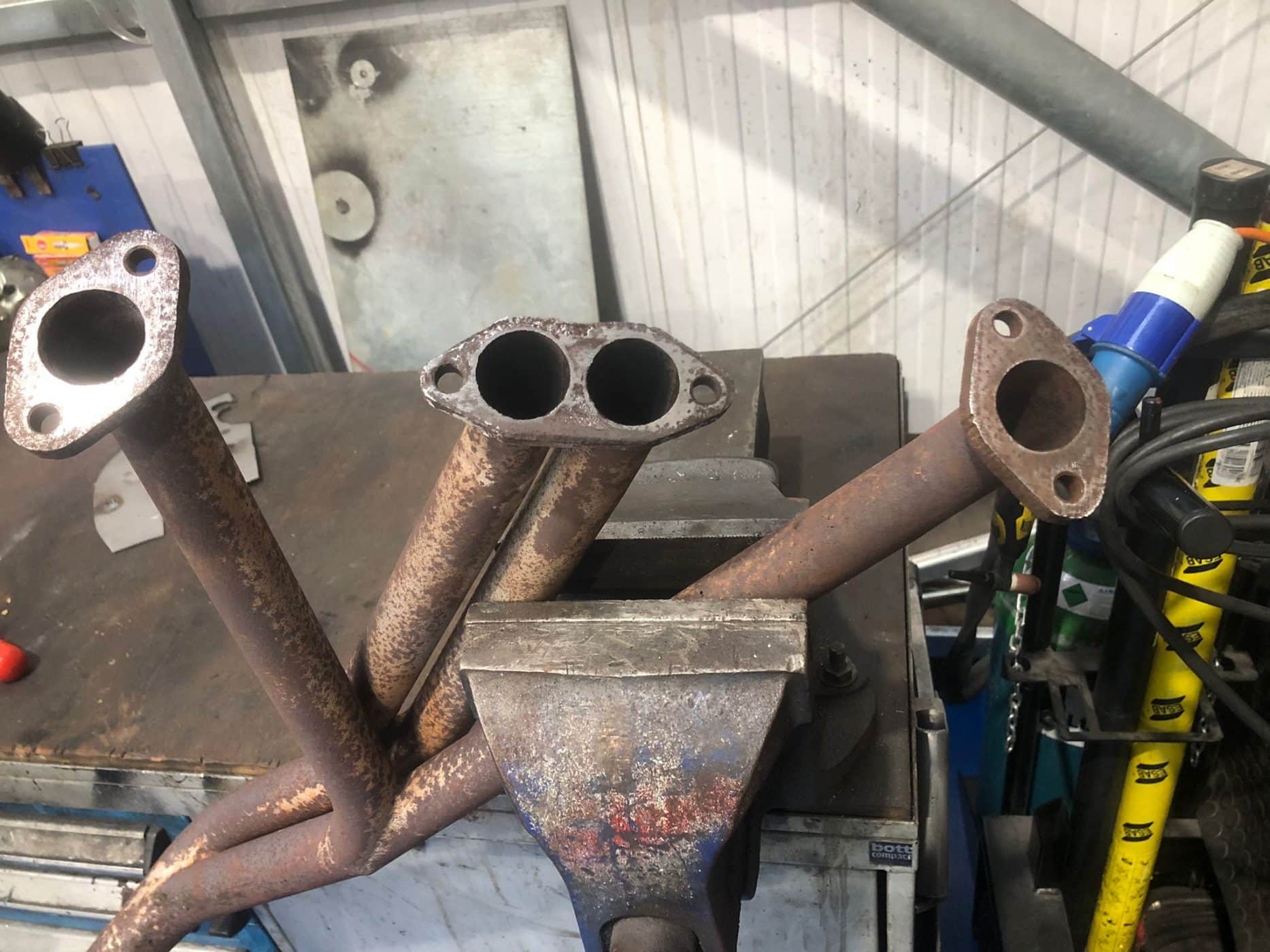 300921 1964 Morgan 4 4 exhaust 9 1