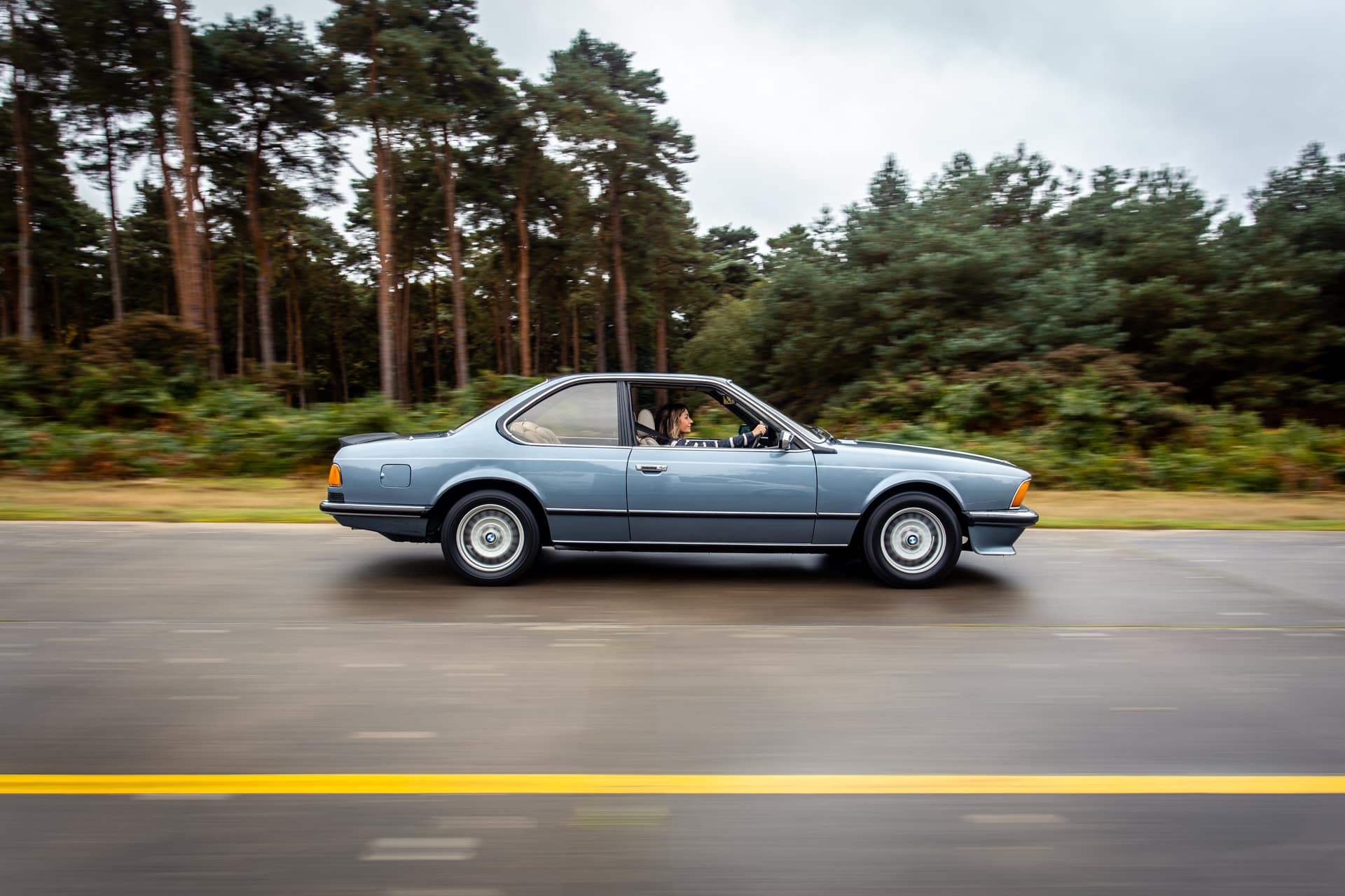 BMW 635 CSI in motion 1 1
