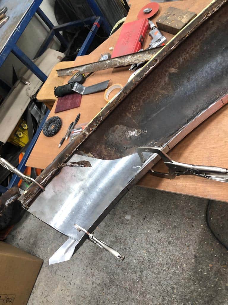 091121 1951 Riley RMB Metalwork on wing 11 1