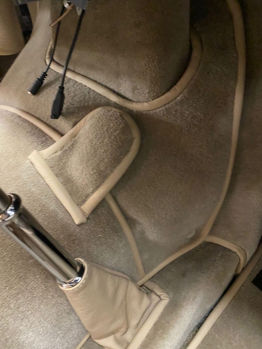 091121 1960 Jensen 541S Peony Red Interior Refit 11 1