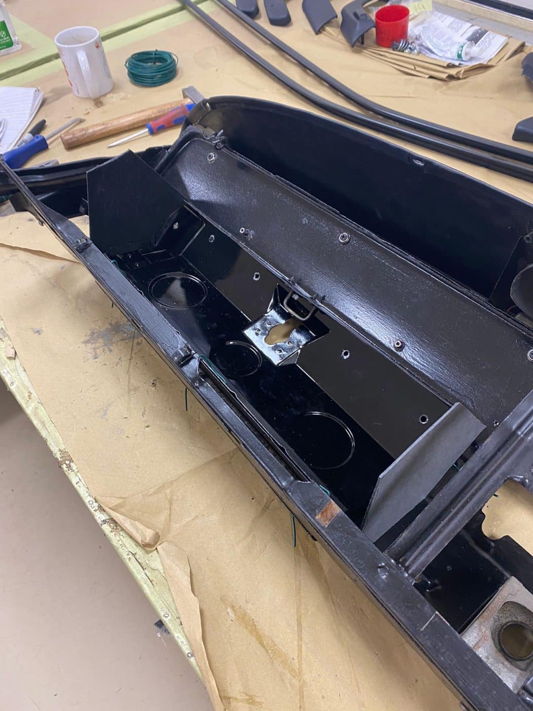 091121 1970 Dodge Charger Dash and Glovebox 5 1