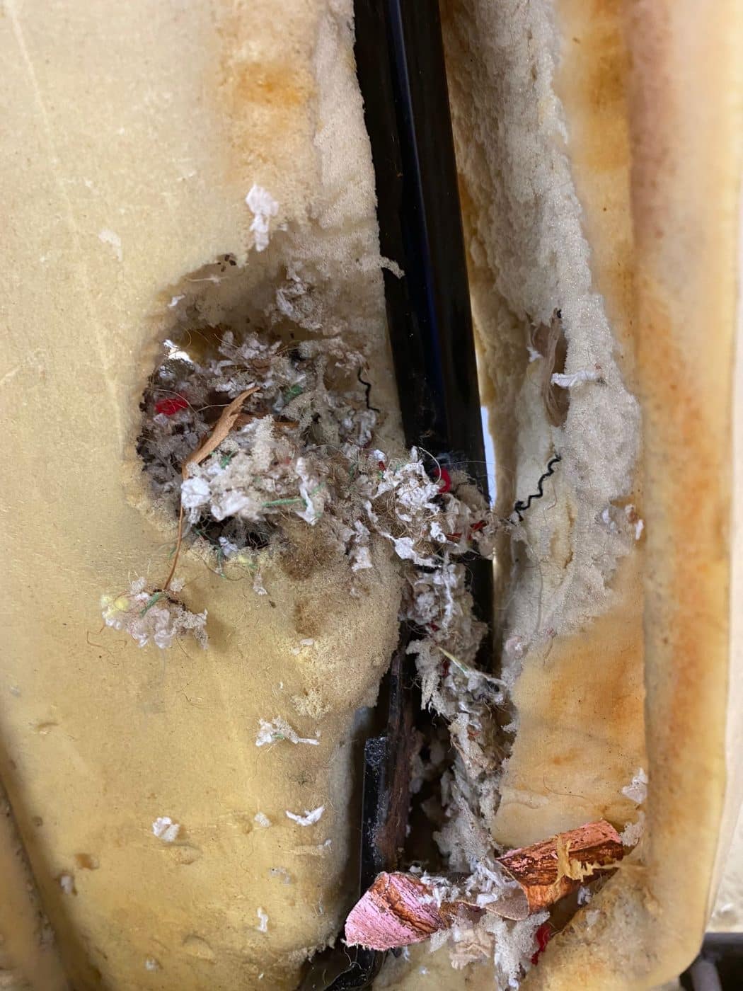 091121 1970 MGB Roadster Seat Teardown 24 1