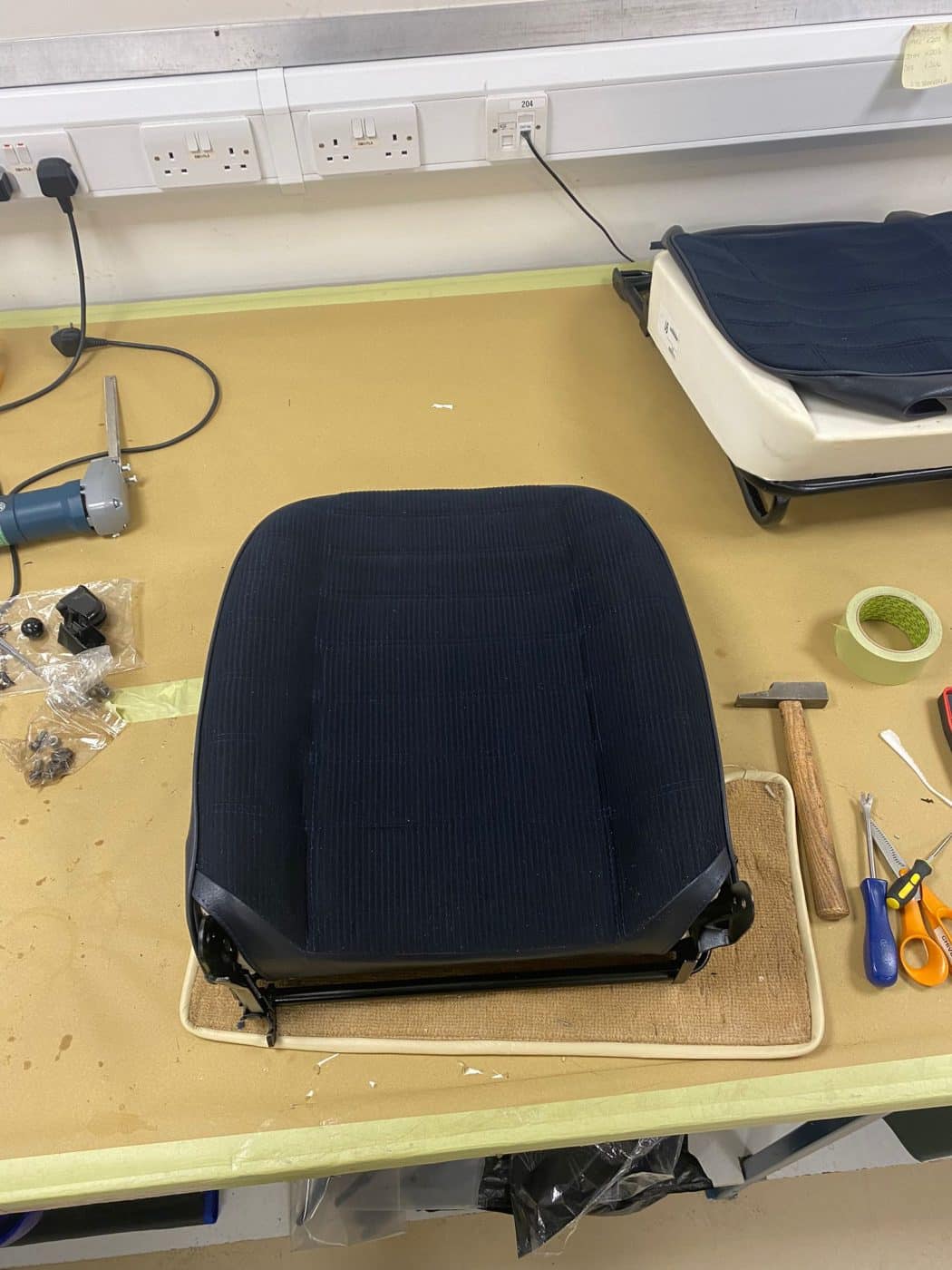 111121 1977 MGB Roadster Seats Finished 14 1