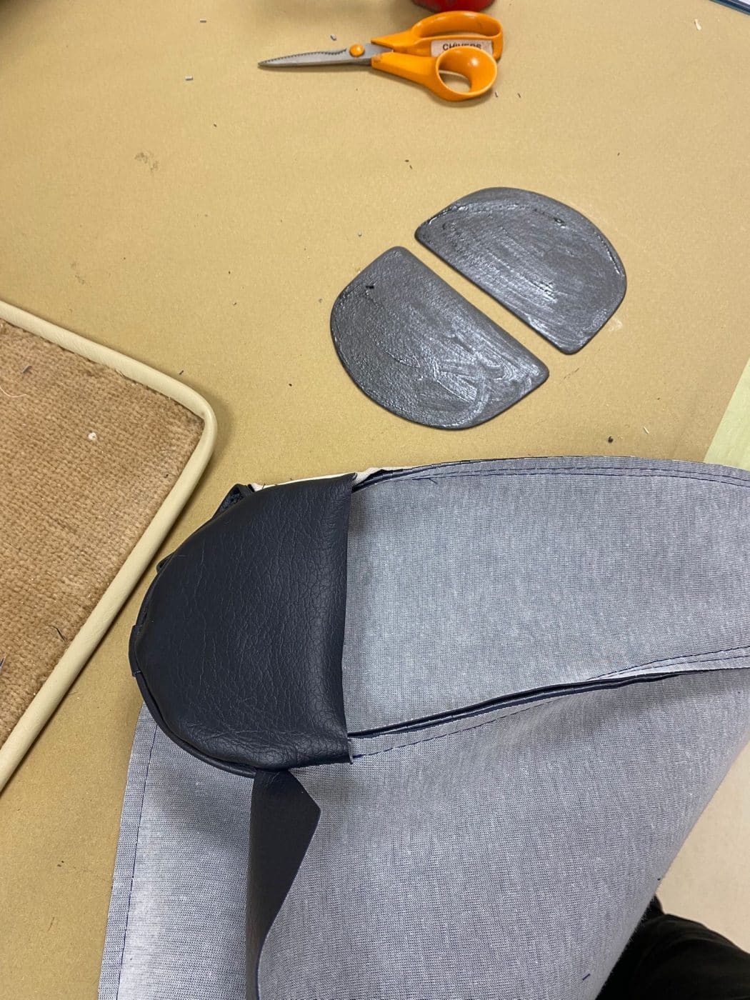 111121 1977 MGB Roadster Seats Finished 19 1