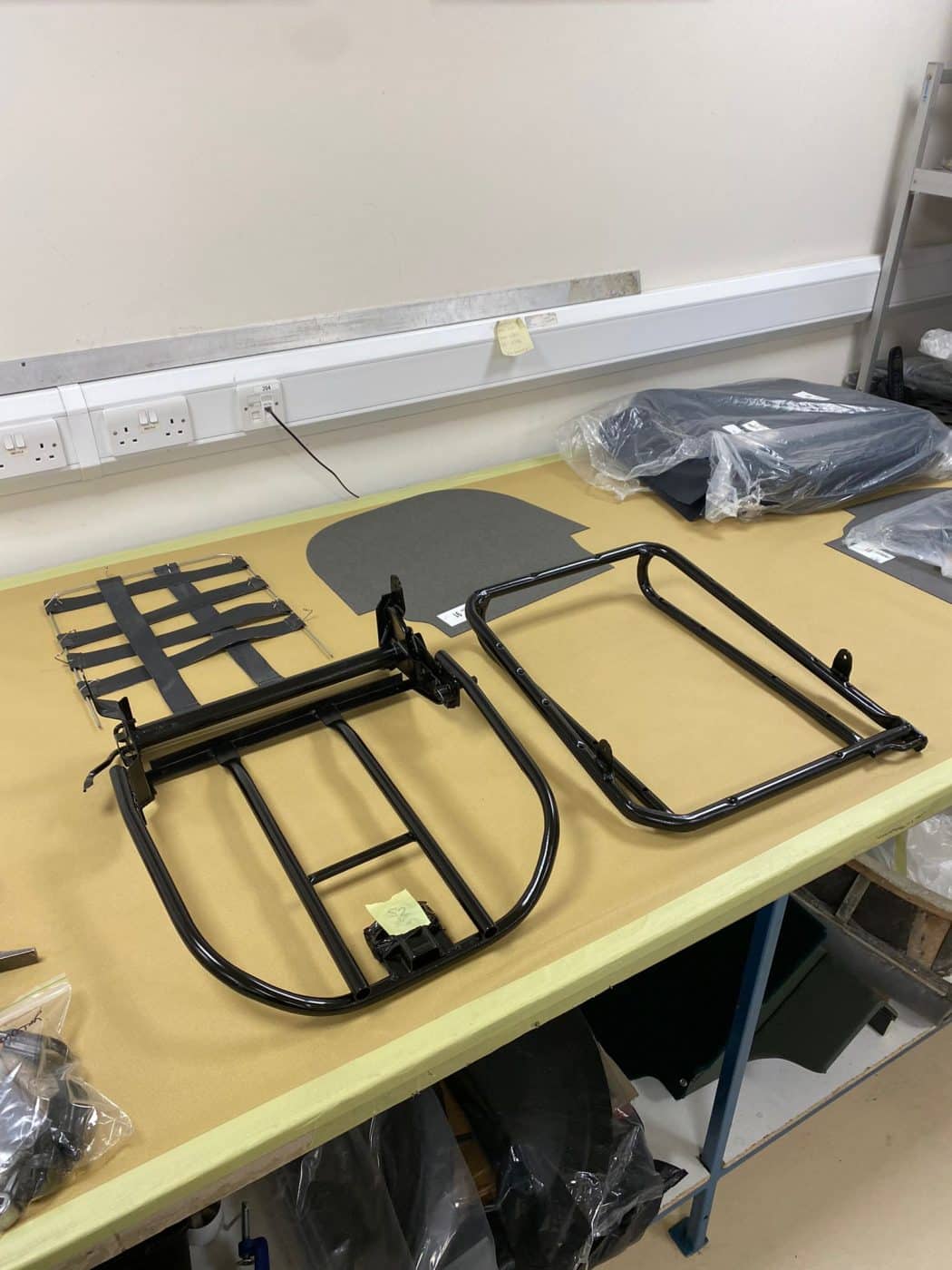 111121 1977 MGB Roadster Seats Finished 23 1