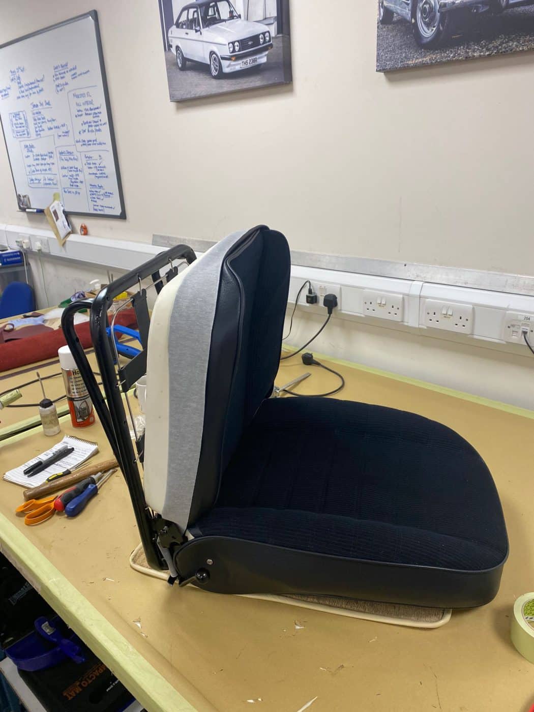111121 1977 MGB Roadster Seats Finished 9 1