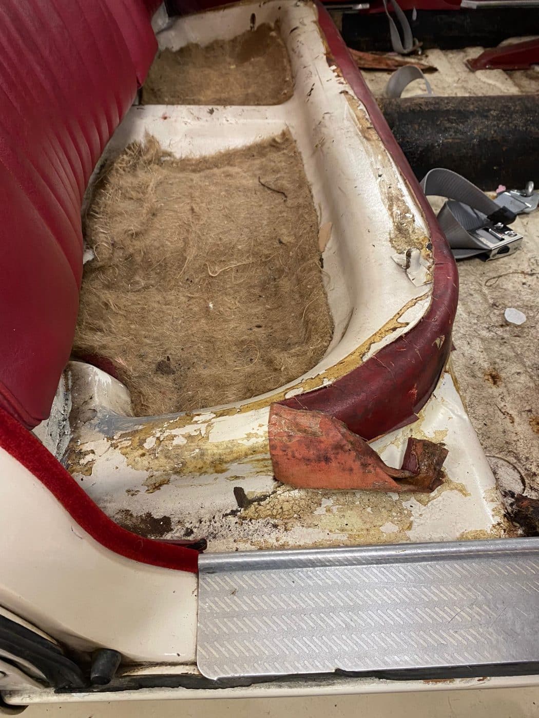 241121 1968 Jaguar MkII Interior Removal and Panel Fix 16 1