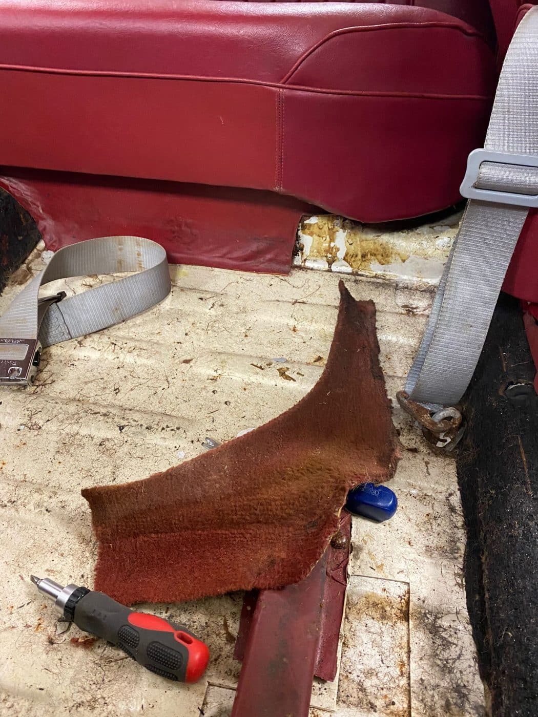 241121 1968 Jaguar MkII Interior Removal and Panel Fix 20 1