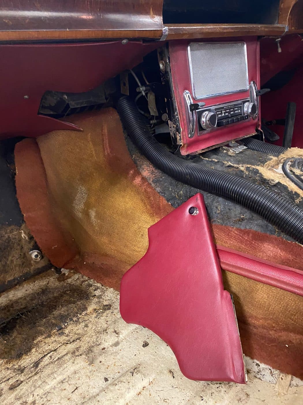 241121 1968 Jaguar MkII Interior Removal and Panel Fix 28 1