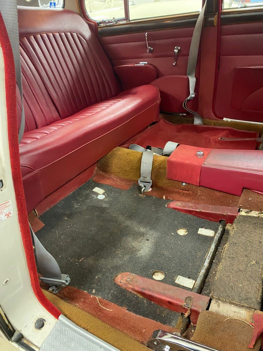 241121 1968 Jaguar MkII Interior Removal and Panel Fix 35 1