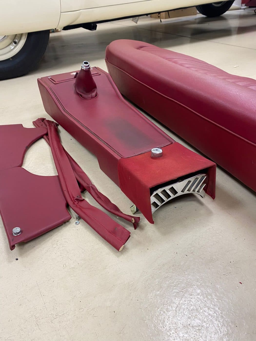 241121 1968 Jaguar MkII Interior Removal and Panel Fix 8 1