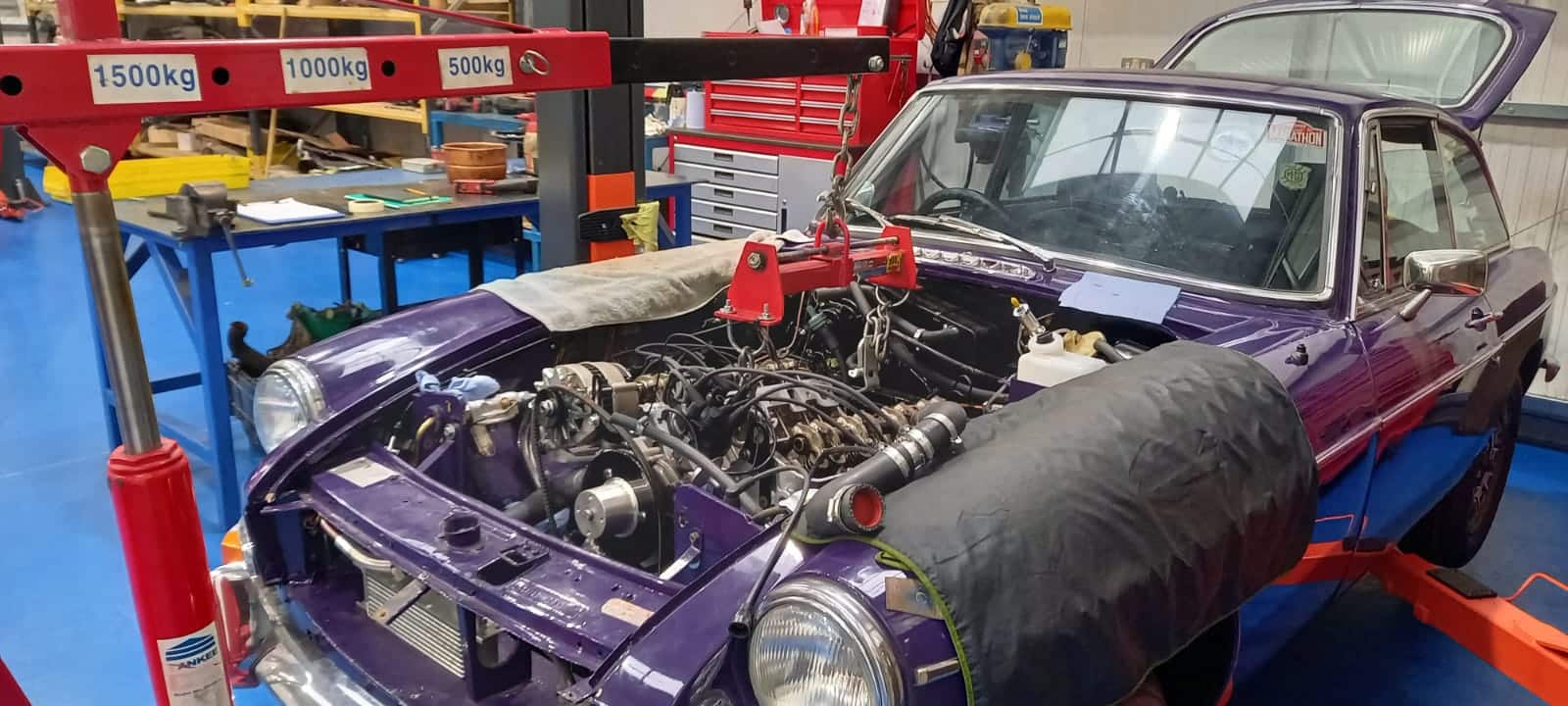 241121 1973 MGB GT V8 Engine Removal 12 1
