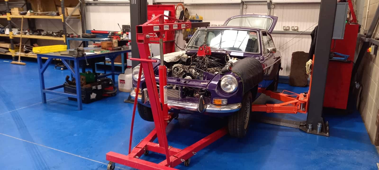 241121 1973 MGB GT V8 Engine Removal 13 1