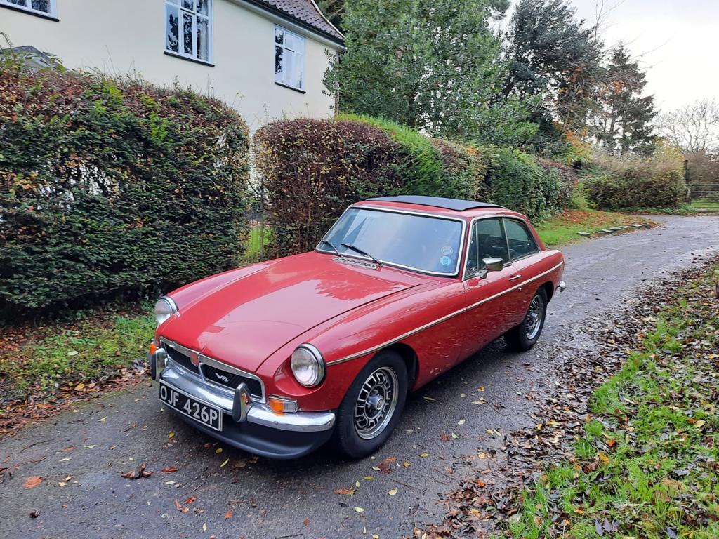 301121 1975 MG B GT V8 being collected 2 1
