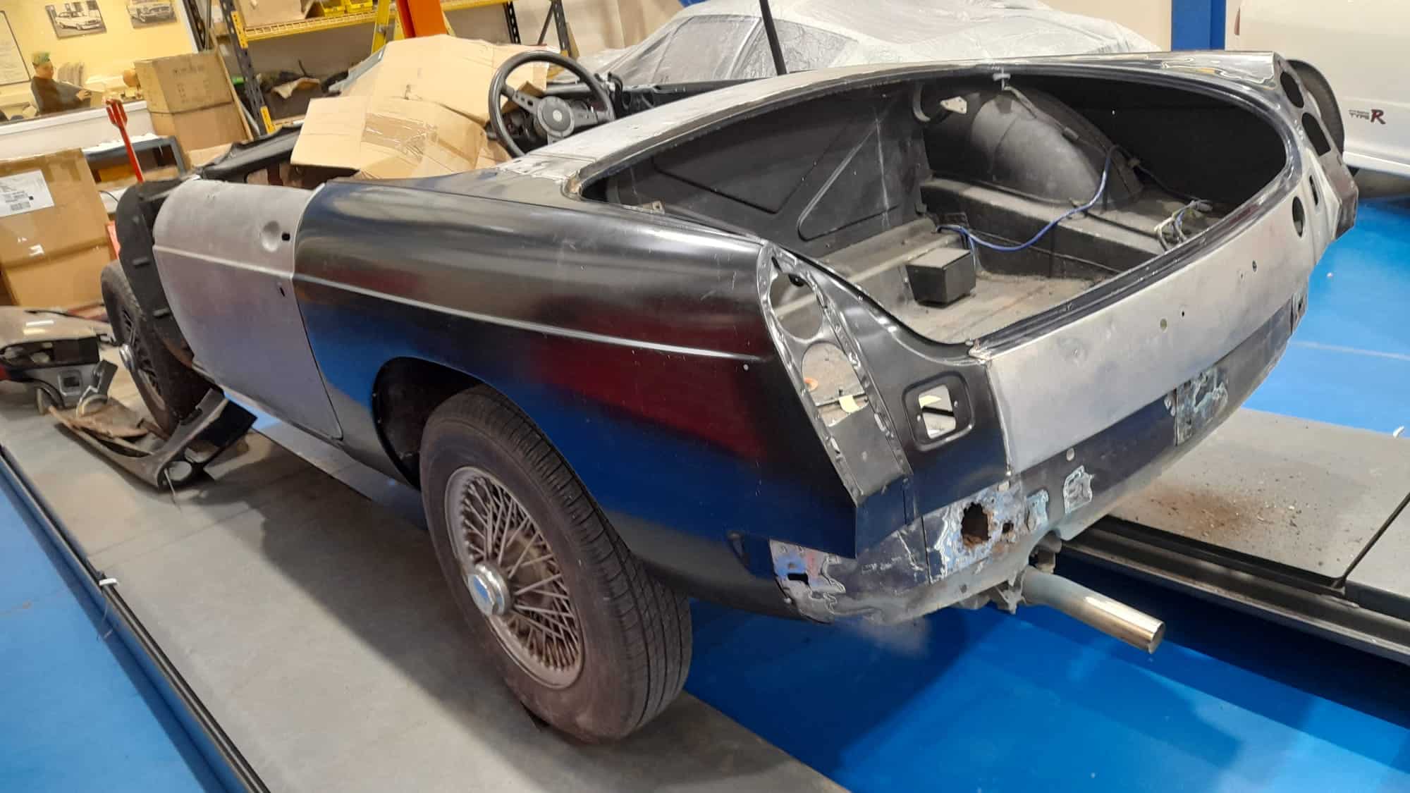 301121 1977 MGB Roadster Body Panels 4 1