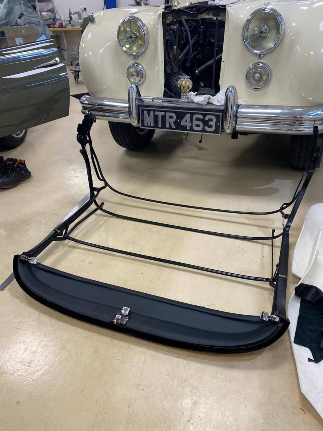 061221 1973 Jaguar E Type SoftTop 1
