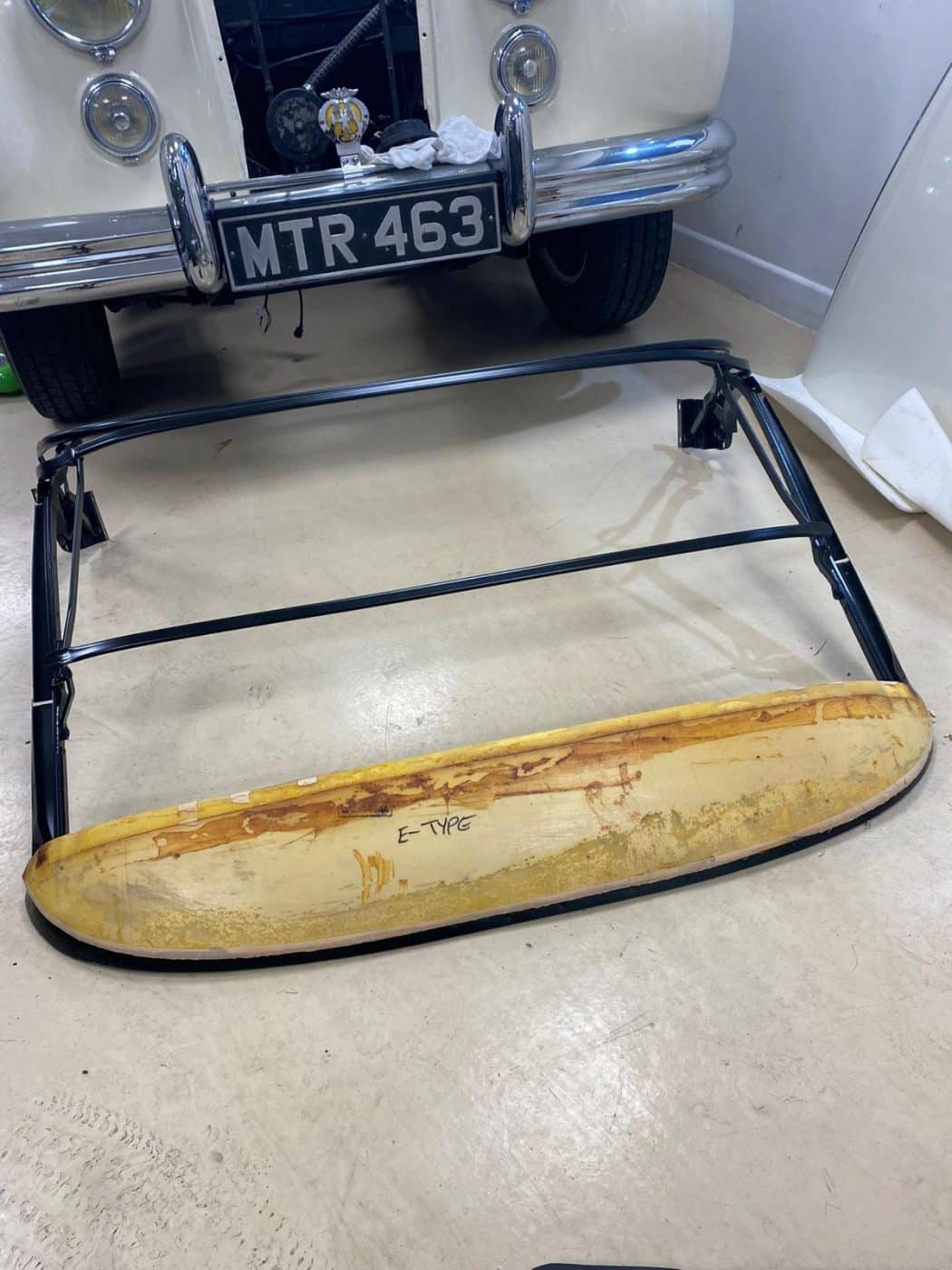 061221 1973 Jaguar E Type SoftTop 9 1