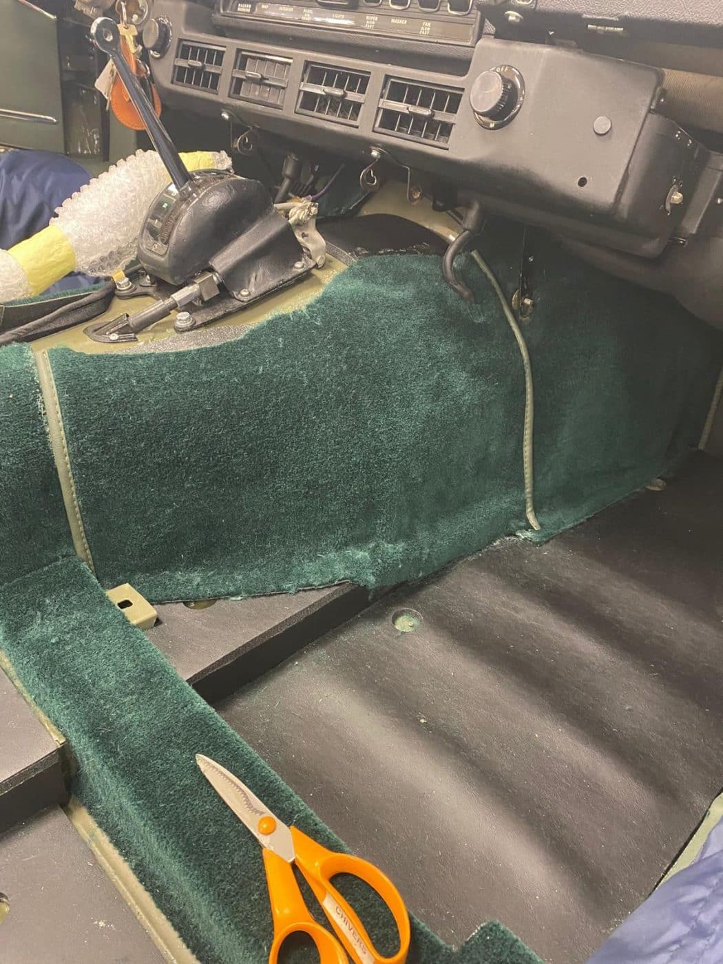 061221 1973 Jaguar E Type Tunnel Carpet 3 1