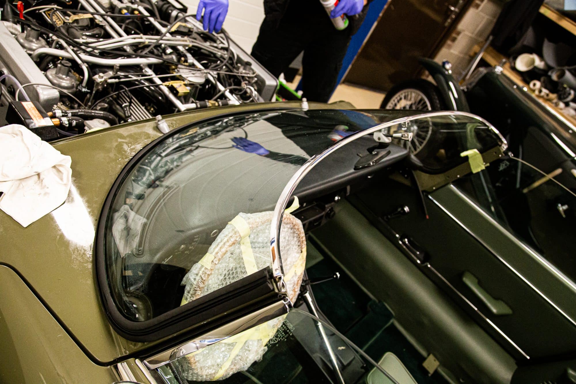 071221 1973 E Type Windscreen 2 1
