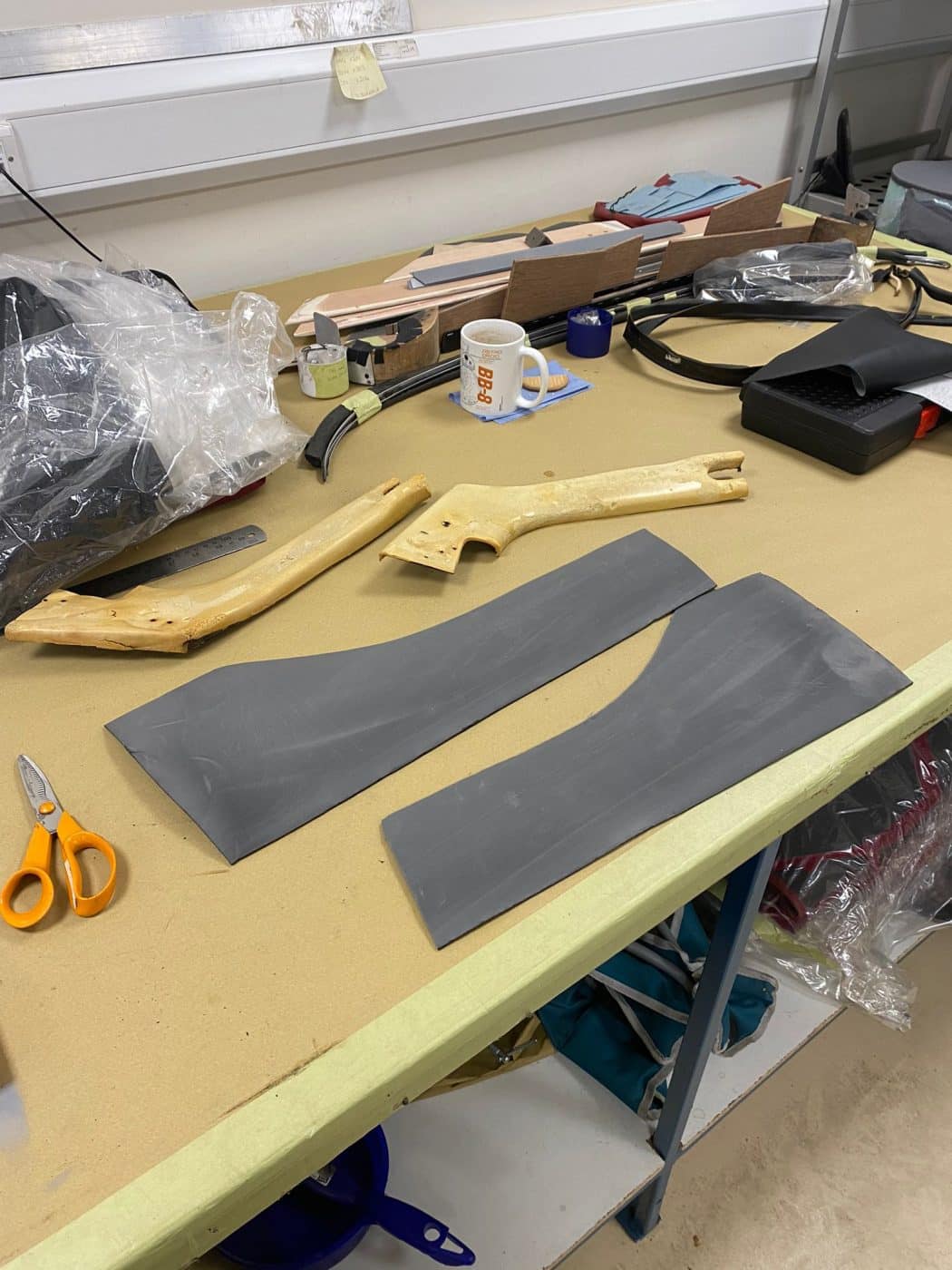 091221 1973 Jaguar E type Roadster Dash and Hood 11 1