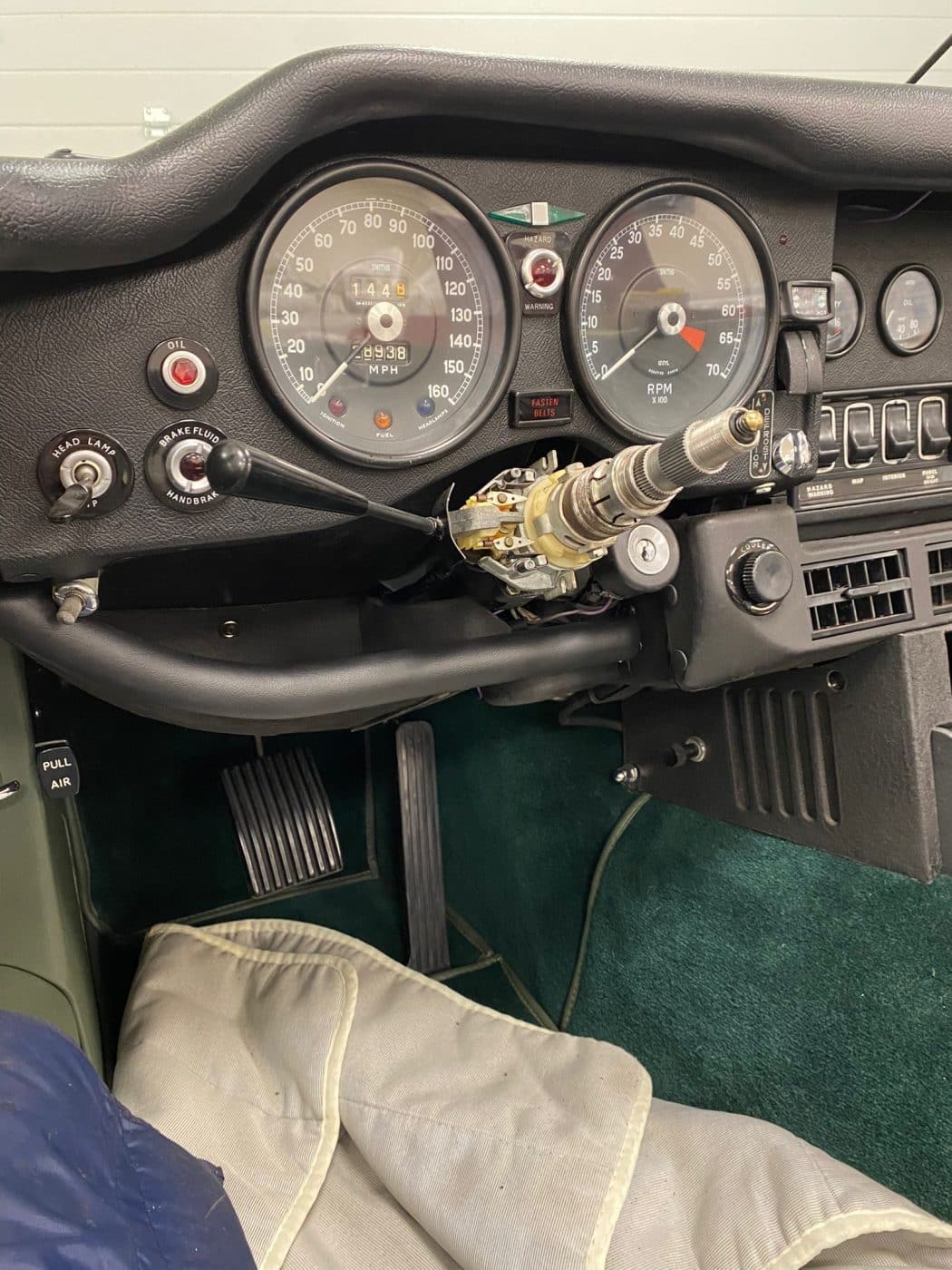 091221 1973 Jaguar E type Roadster Dash and Hood 17 1