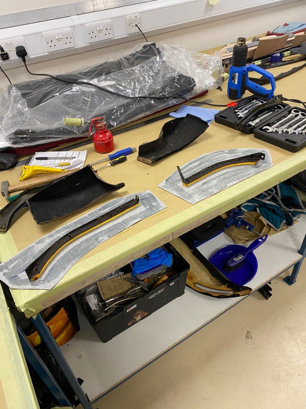 091221 1973 Jaguar E type Roadster Dash and Hood 22 1