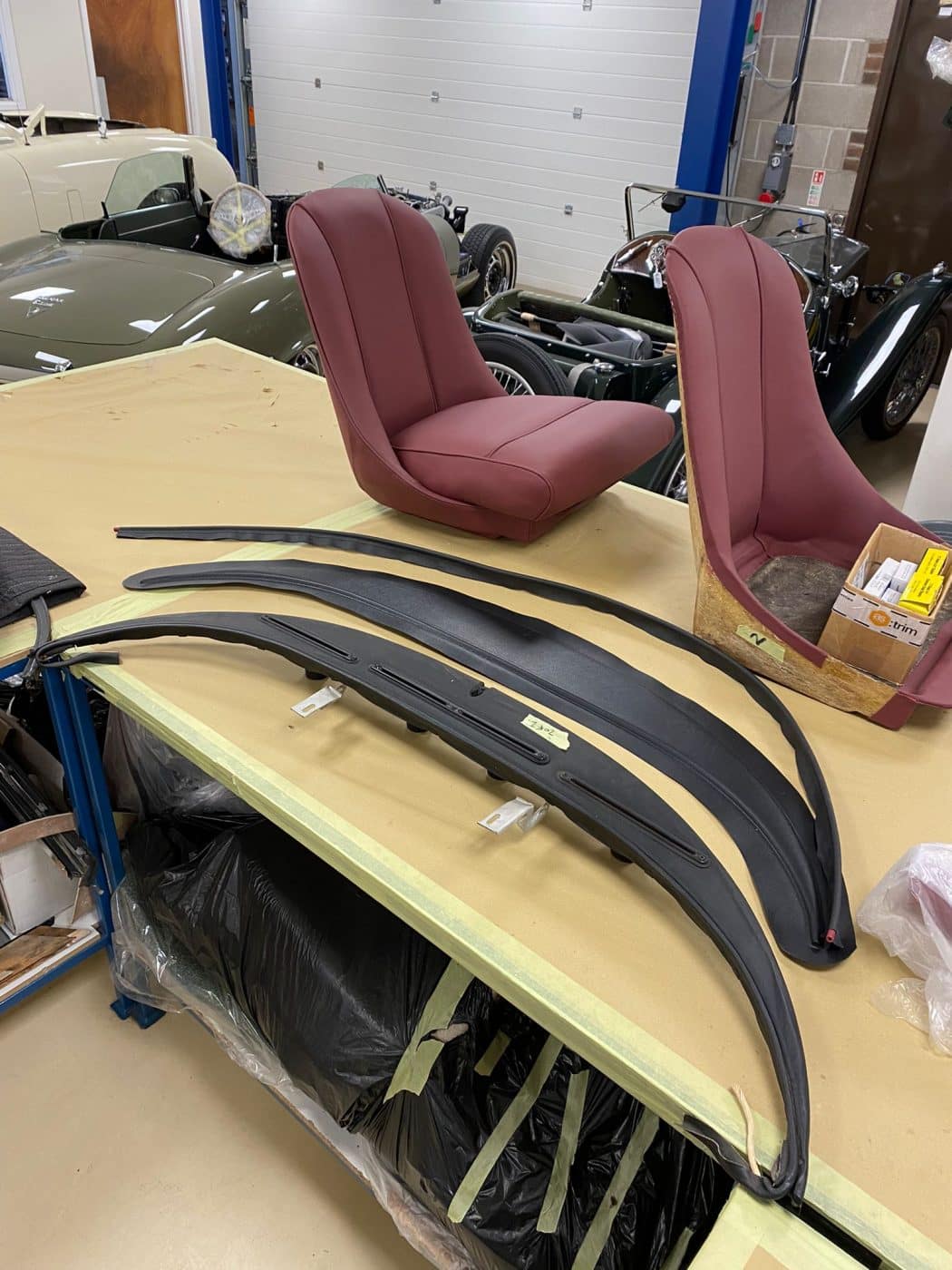 091221 1973 Jaguar E type Roadster Dash and Hood 25 1
