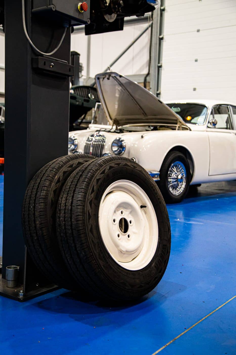 151221 1968 Jaguar MkII 2.4 Tyres and Underseal 19 1