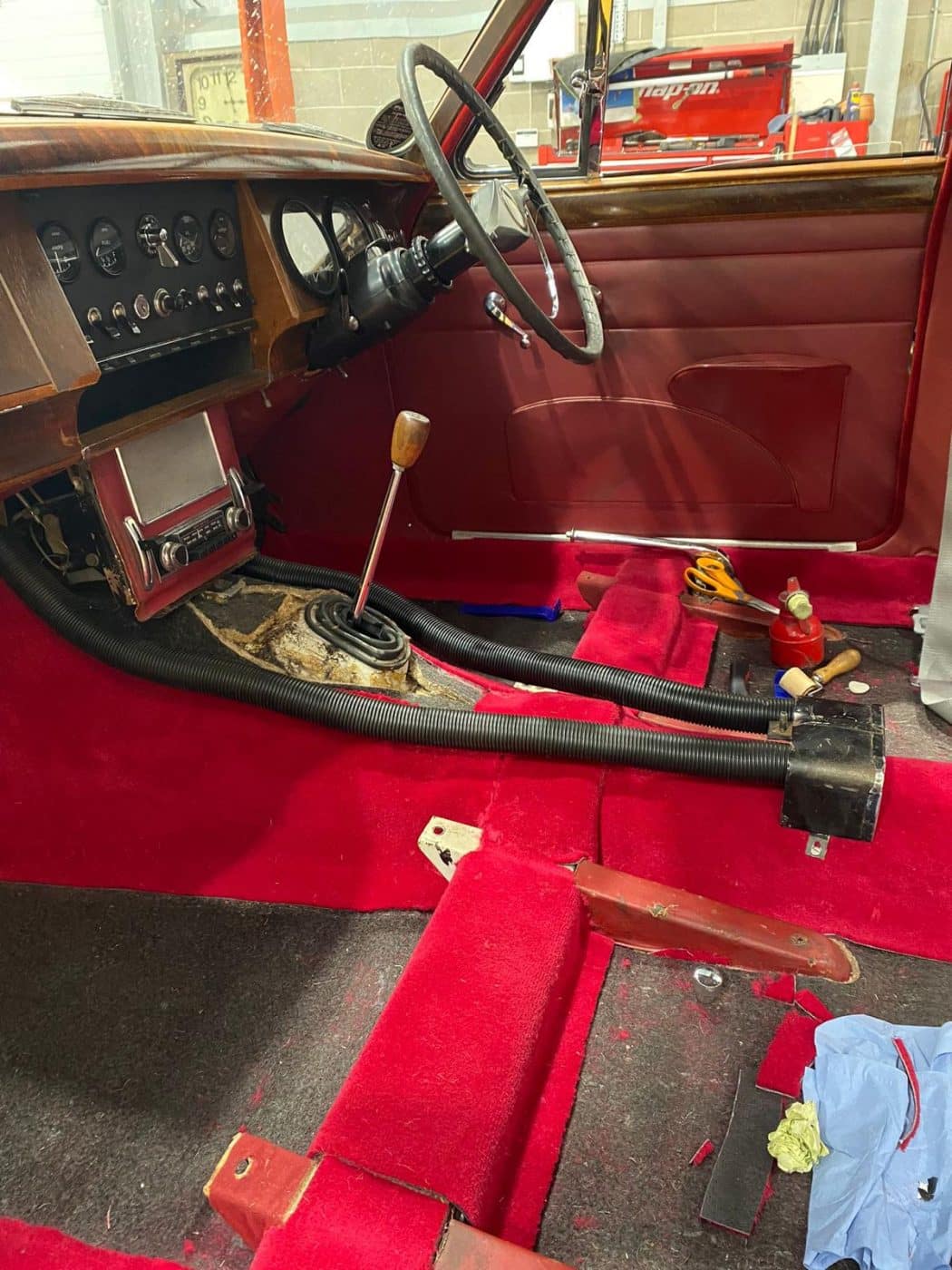 171221 1968 Jaguar MkII 2.4 Carpet Install 1
