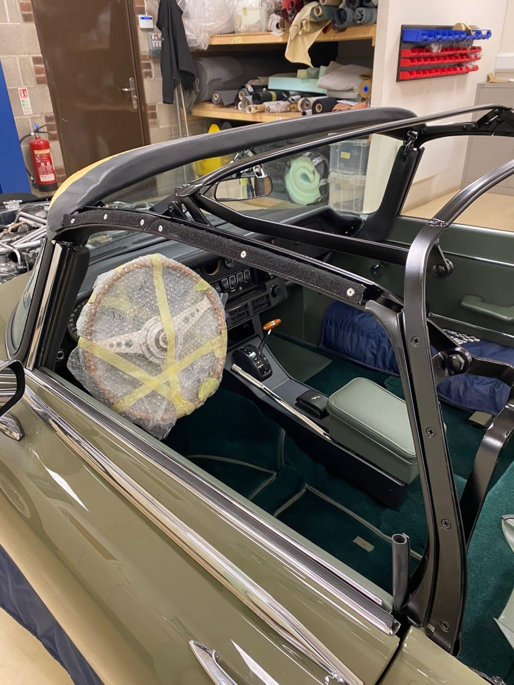 171221 1973 Jaguar E Type Roadster Trim 1