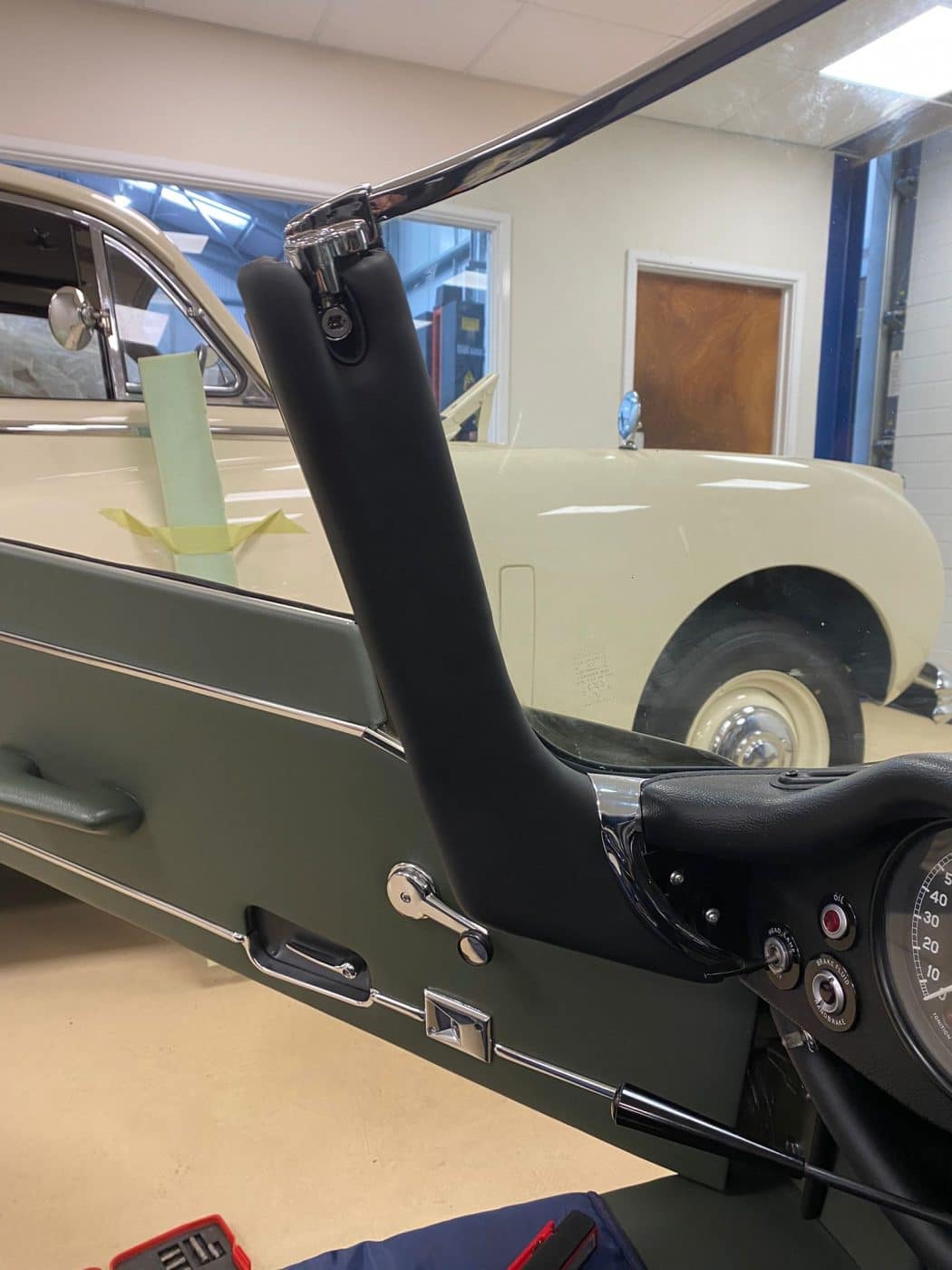 171221 1973 Jaguar E Type Roadster Trim 7 1