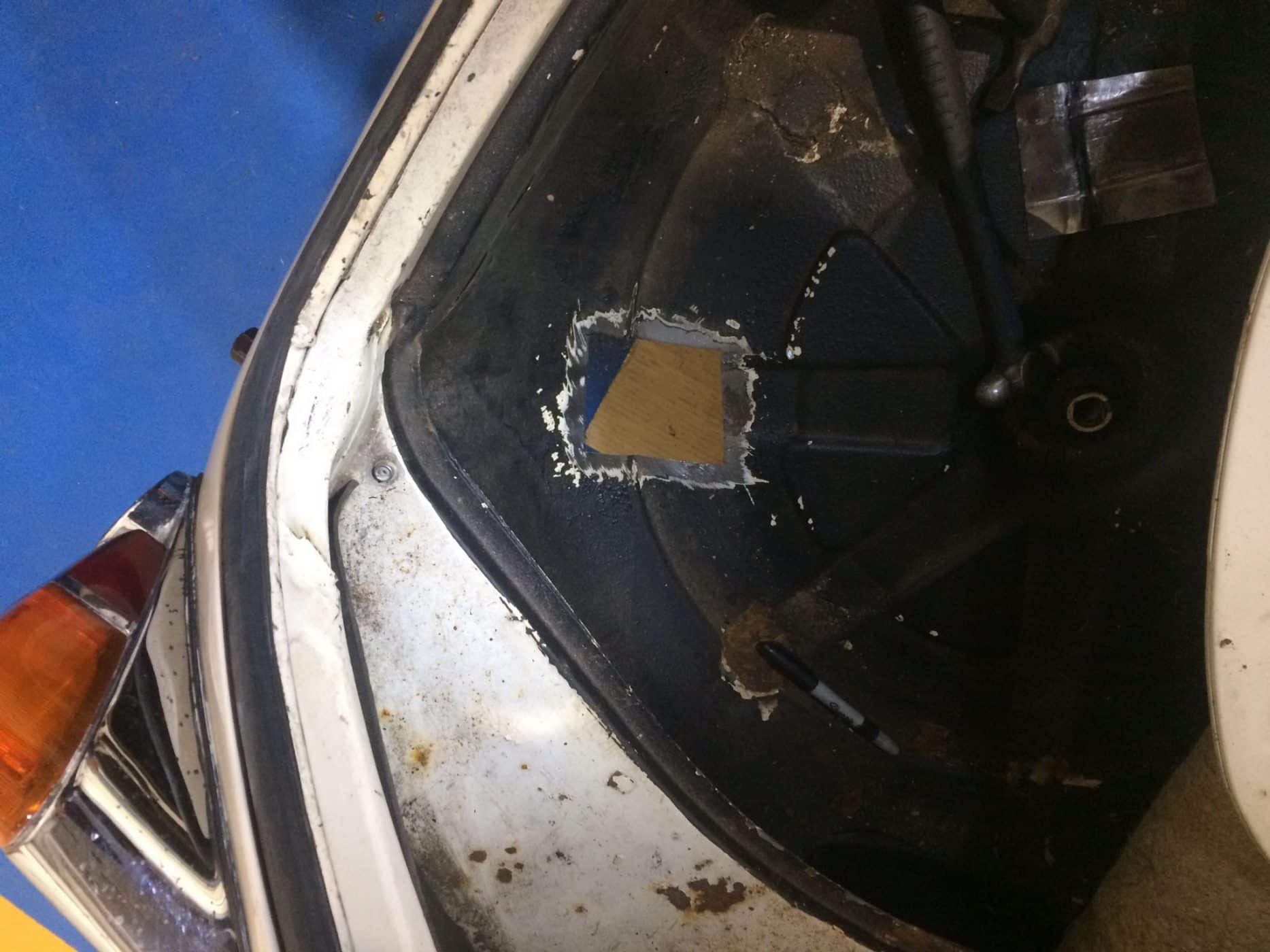 21221 1968 Jaguar MkII Rust Repairs8 1