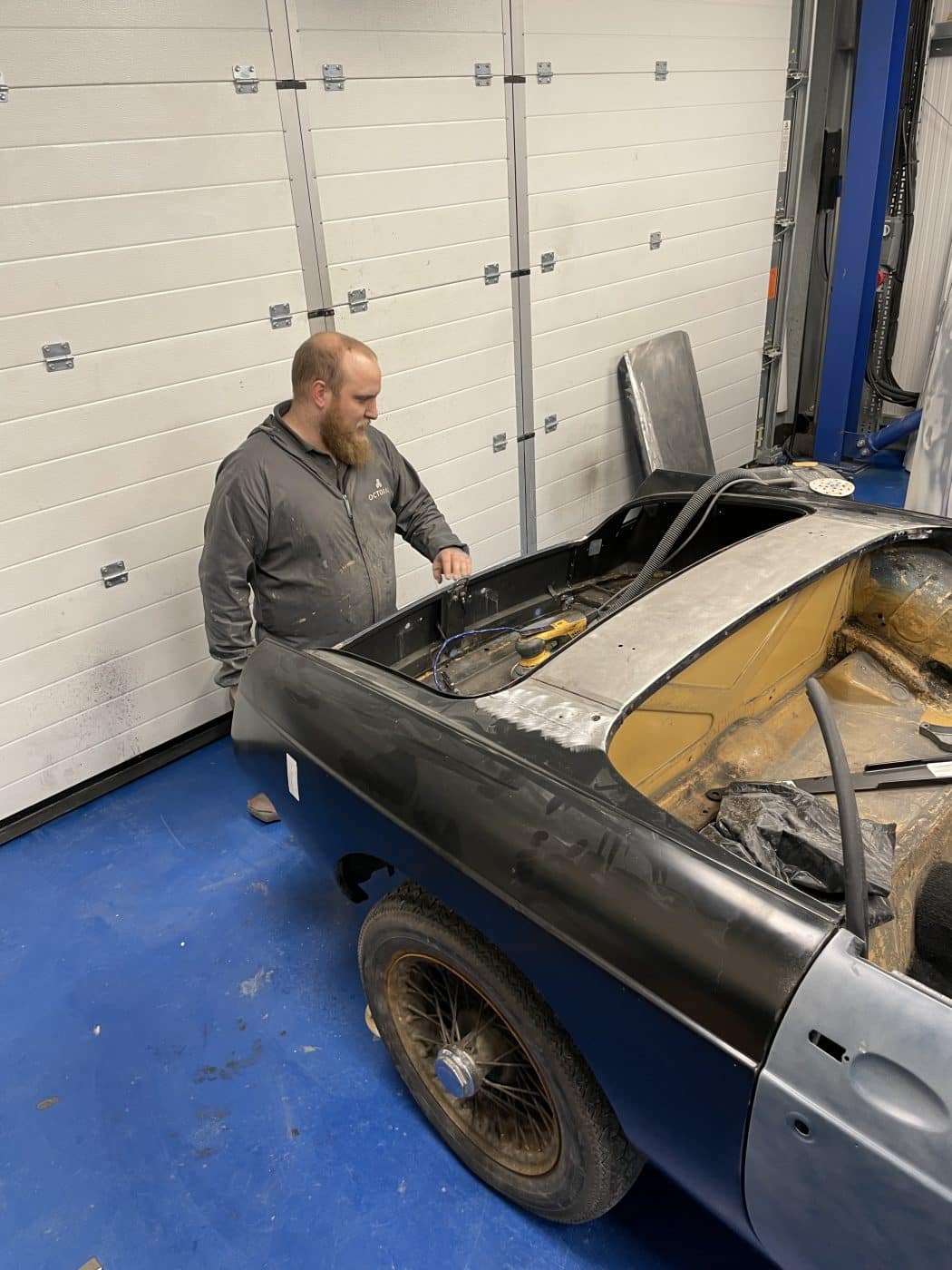 040122 1977 MGB Roadster Rear Prep for Paint2 1
