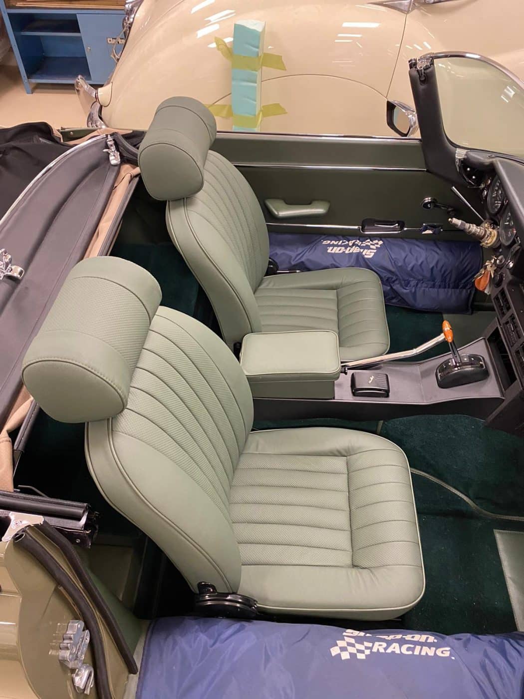 070122 1973 Jaguar E Type Series III Roadster Interior Complete 11 1
