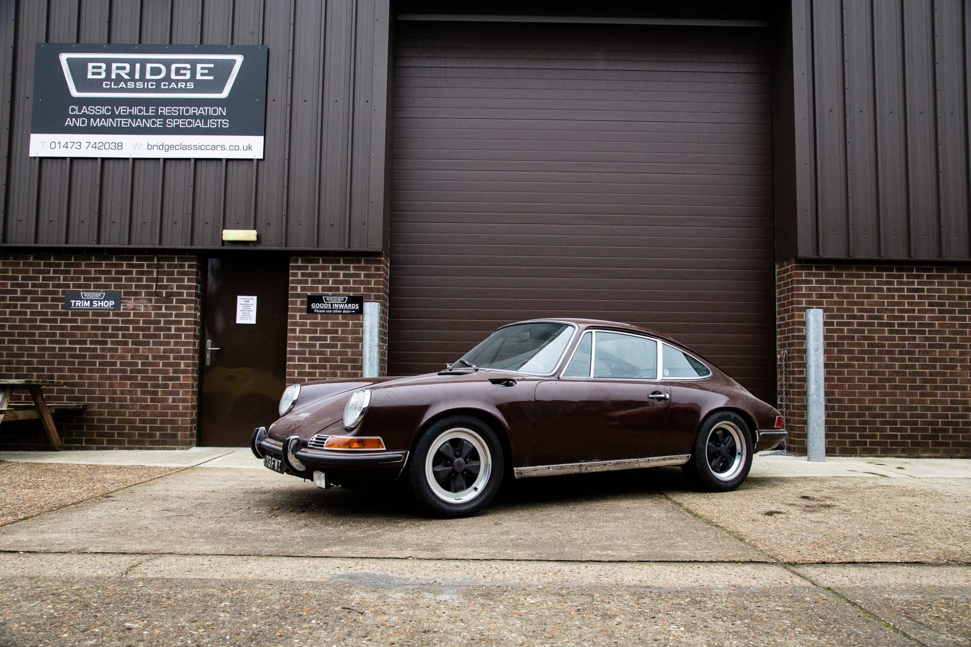 110122 1970 Porsche 911T Arrival Photos 10 1 1