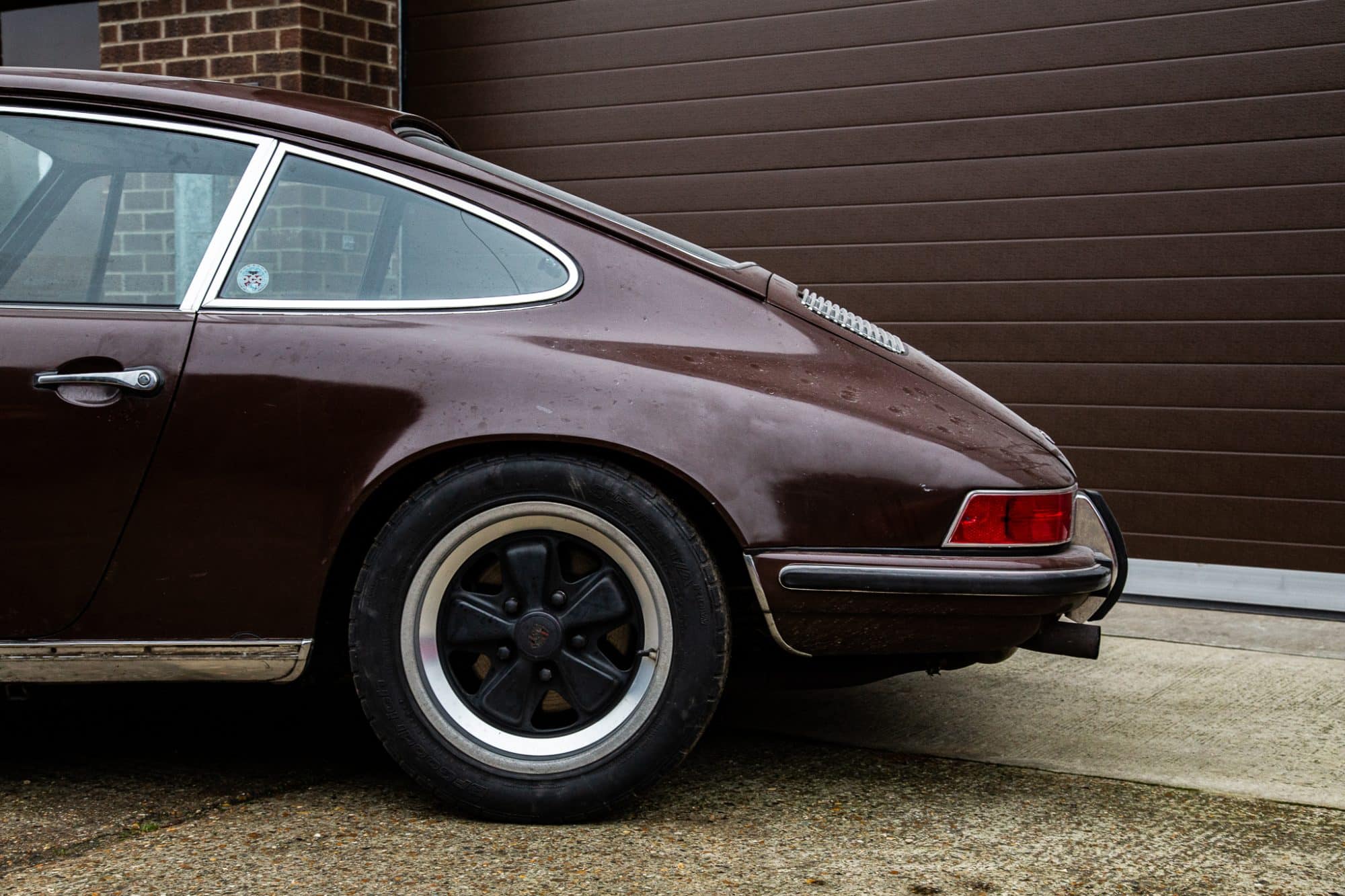 110122 1970 Porsche 911T Arrival Photos 14 1