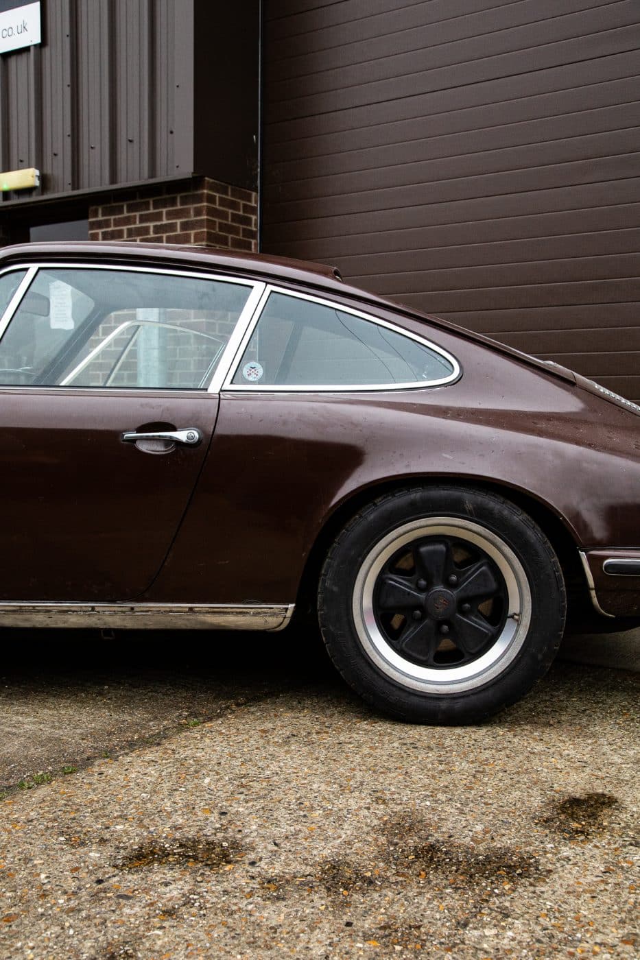 110122 1970 Porsche 911T Arrival Photos 40 1