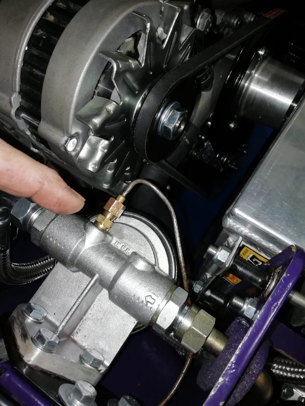 110122 1973 MGB GT V8 Oil Pressure Gauge and Wiring