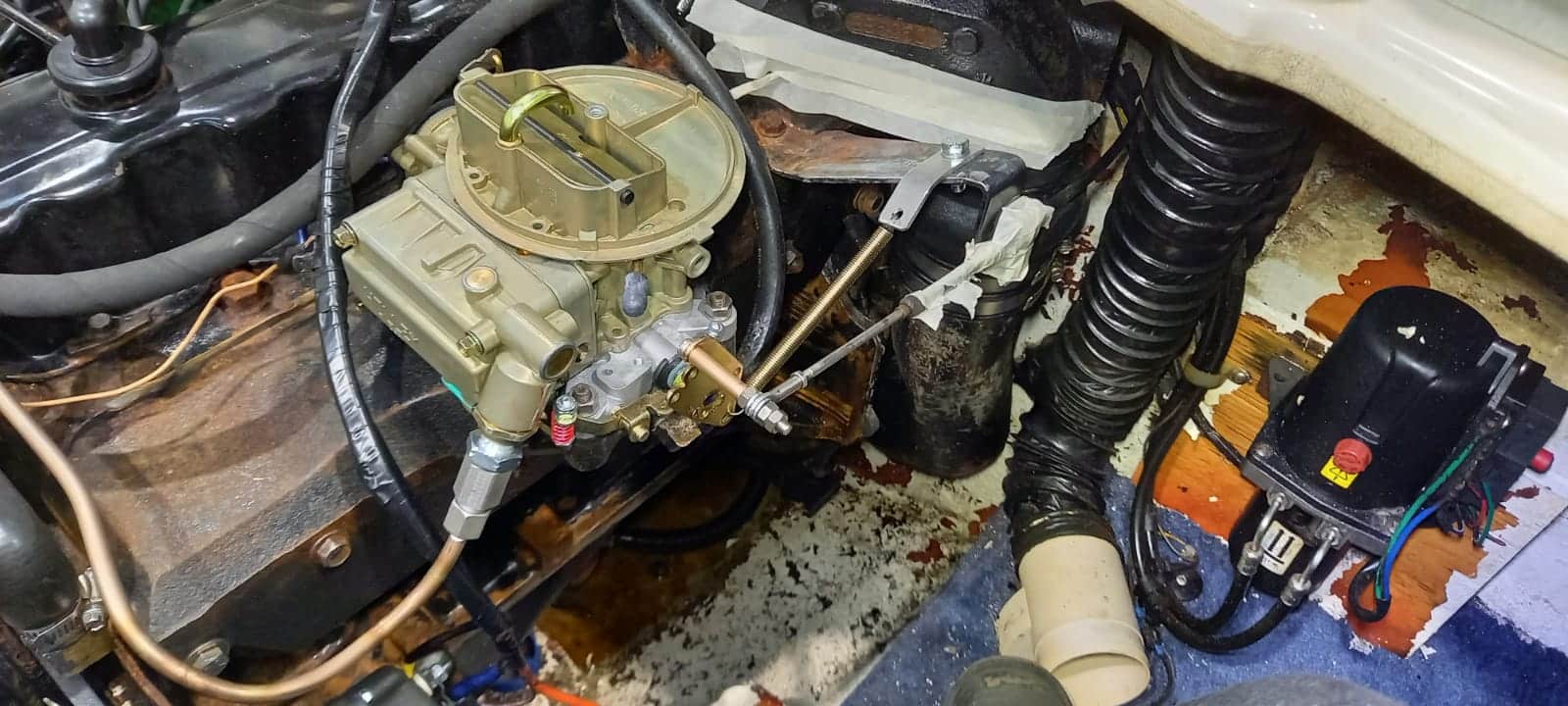 110122 Glastron New Seat Plates and Carburettor Set Up 3 1